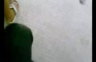 porno Pequeña Asiática coño apisonada por una polla negra follando con mi prima borracha