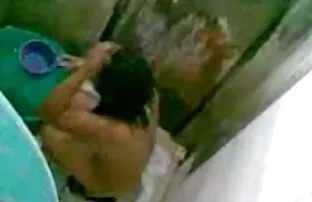 porno Morgane obtiene mujeres borrachas orinando en la calle enculada por Stefano