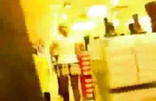 porno Chica Sexy juega con sus agujeros y se corre la folla borracha