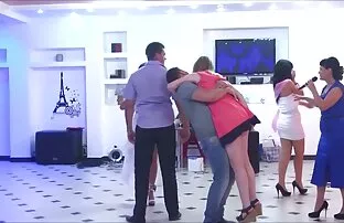 porno Corrida Facial de una hermosa chica follando a dormidas borrachas rubia